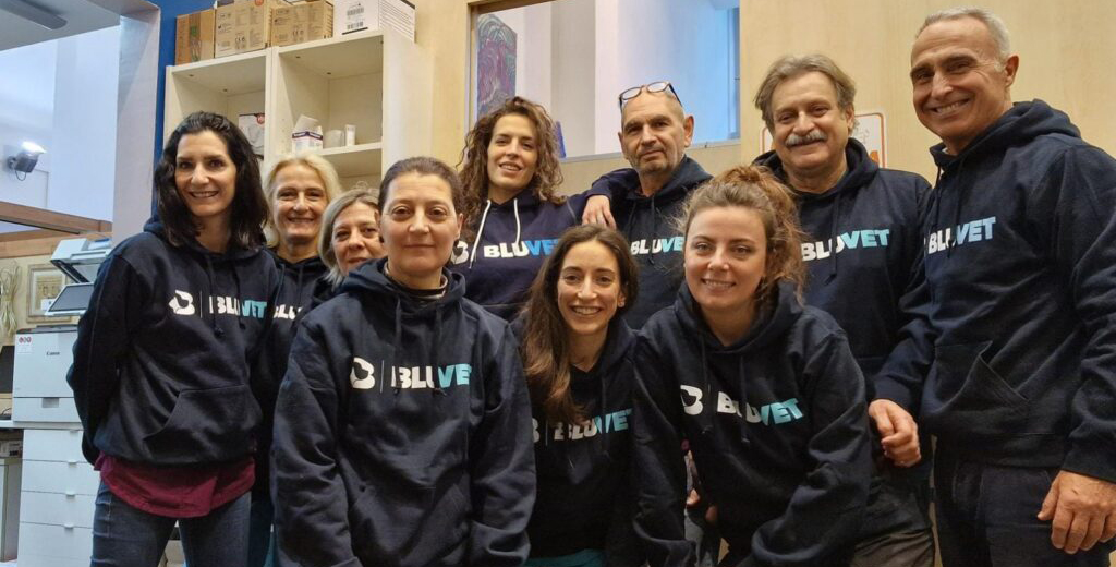 Foto di gruppo clinica veterinria sambuco team